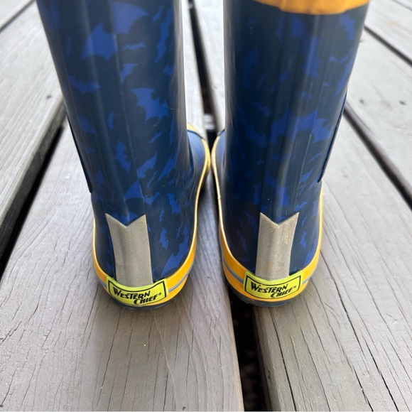 Western Chief Batman Boys Lined Rain Boots | Blue Gold Logo Pull-Ons | Size 9/10 - Picture 7 of 13